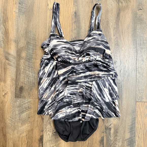 Other Other - Full coverage C-Cup B-Cup padded one piece swimwear swimsuit that hides tummy